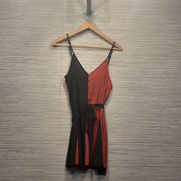 Collection of 5 Rompers, various brands all size Medium - Picture 2 of 6